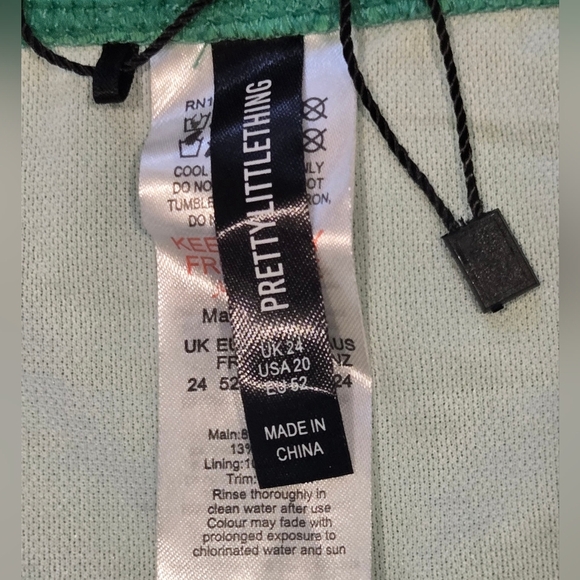 💚 NWT Pretty Little Thing High Waisted One-Piece Swimsuit - Picture 6 of 7